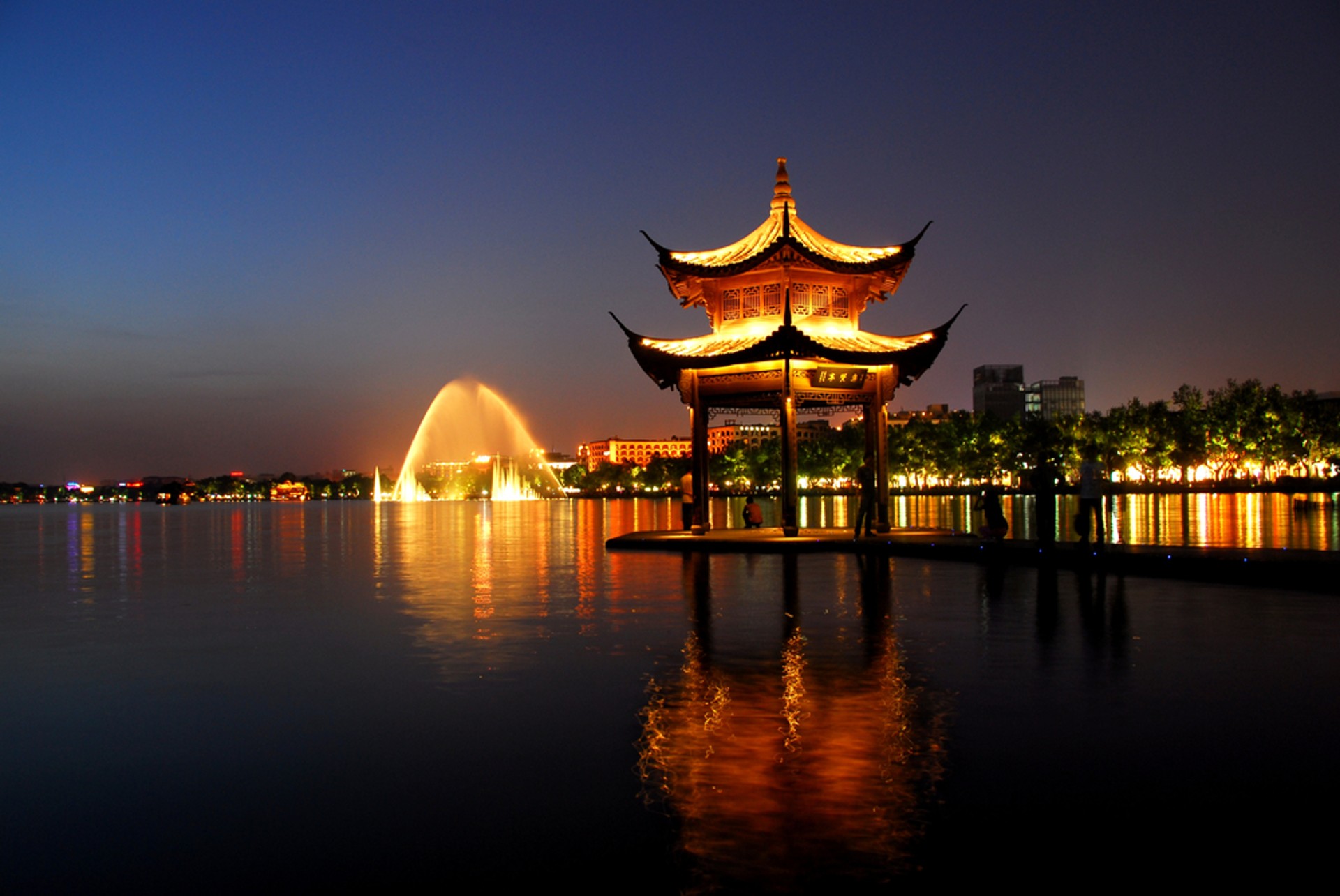 Shutterstock 121793803