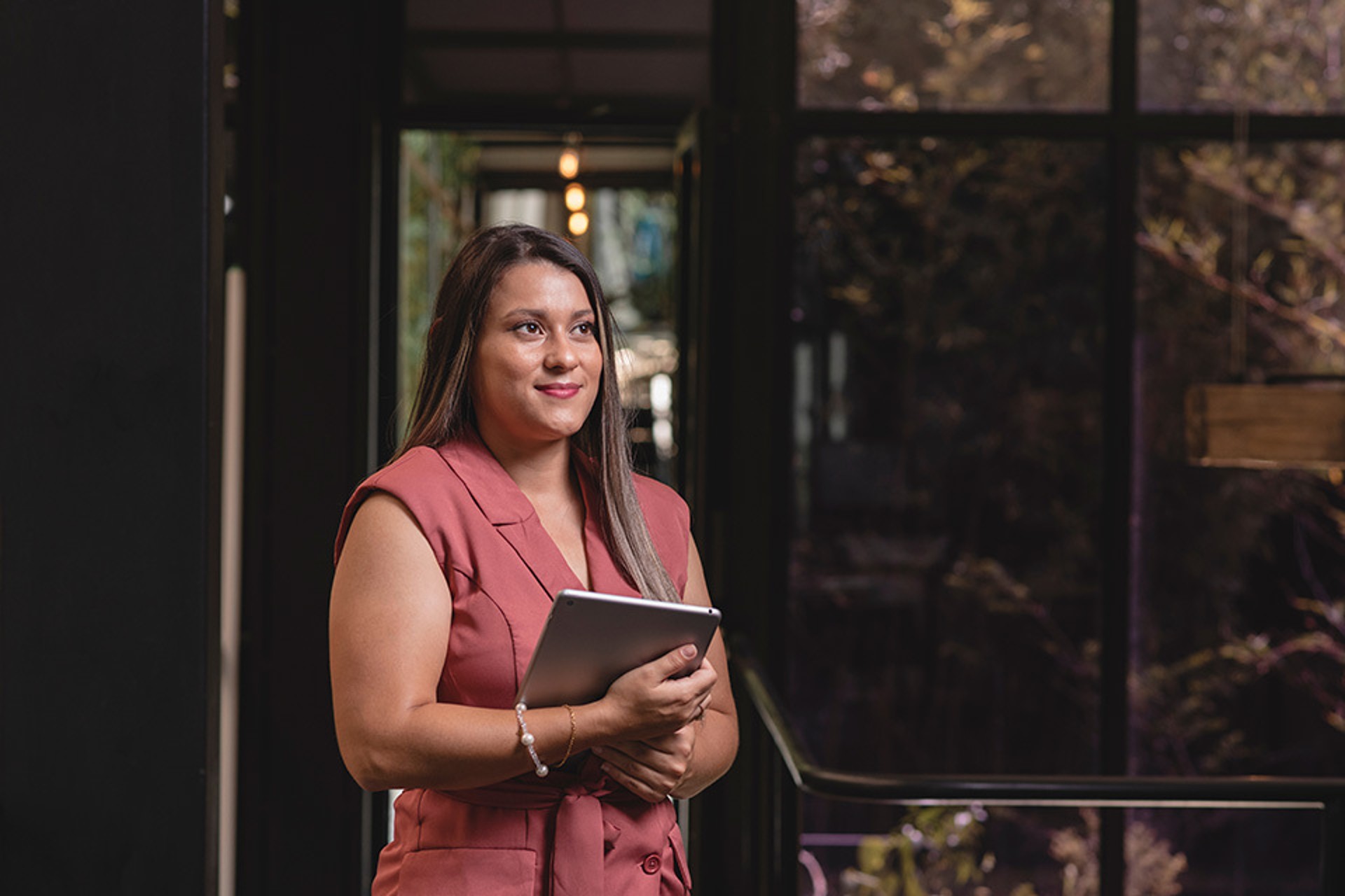 Shutterstock 2108784080 HG v1