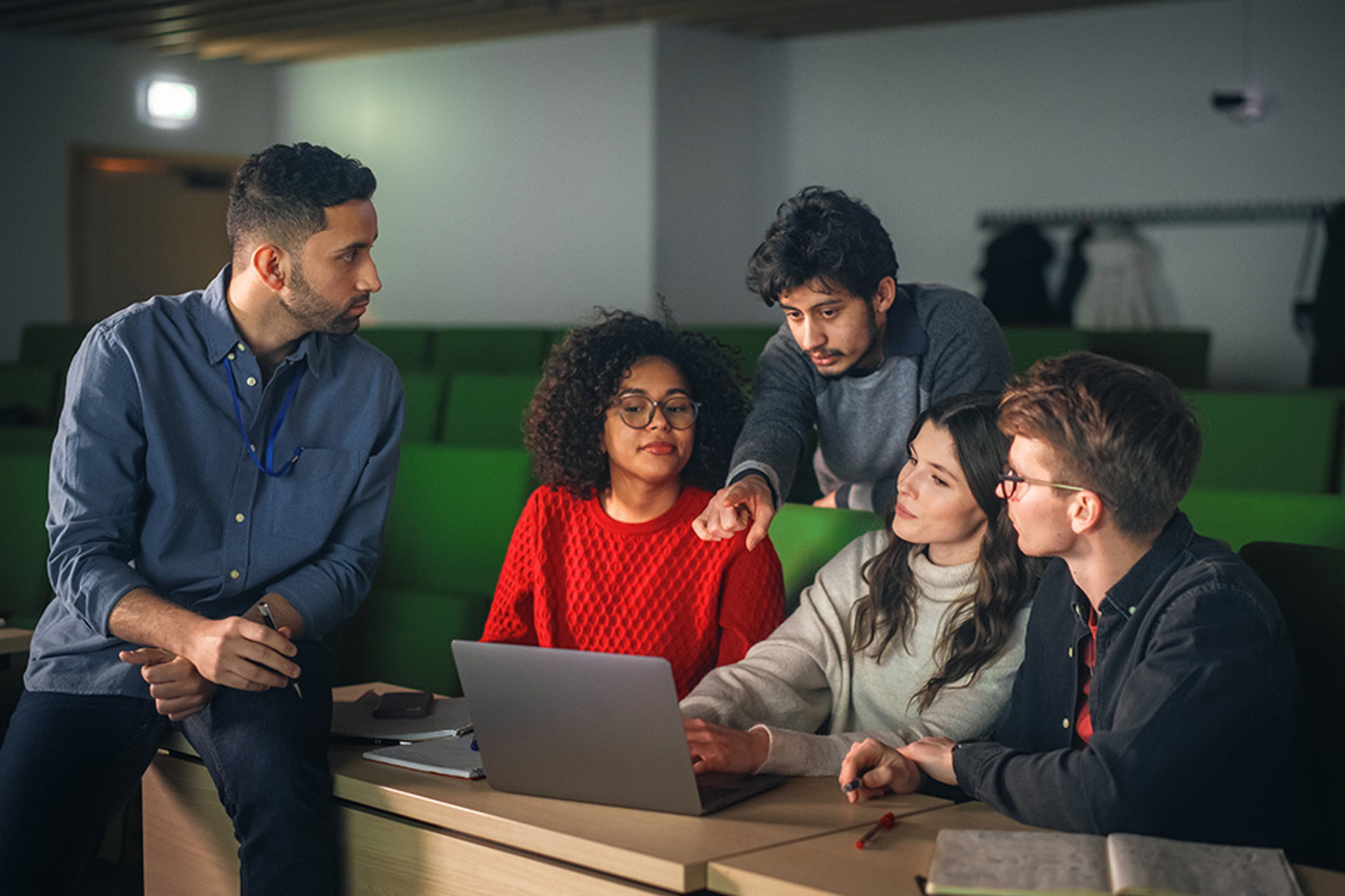 Shutterstock 2300906237