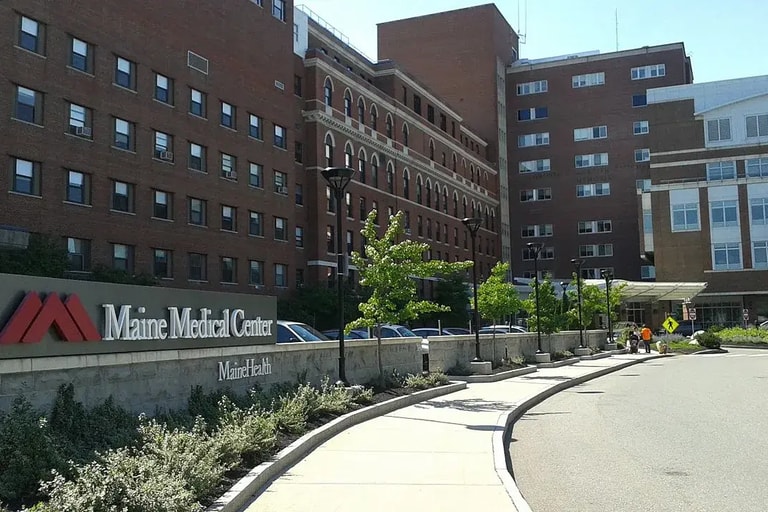 1200px Maine Medical Center Level 1 Hospital in Portland ME Main Entry