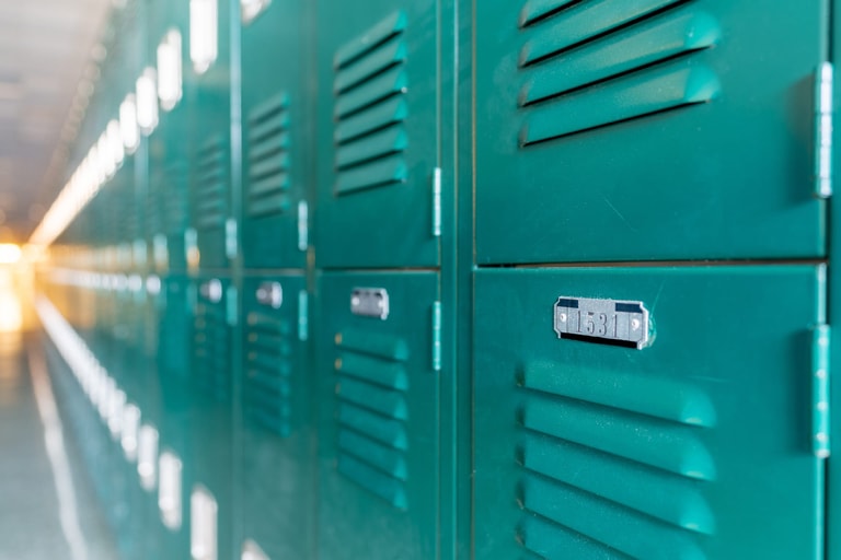 HG shutterstock 2197338275