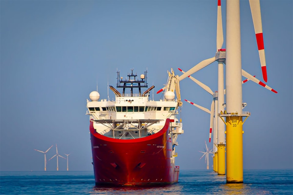 HG shutterstock 1936176001 1 25x