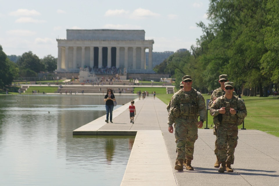 HG shutterstock 2669360567